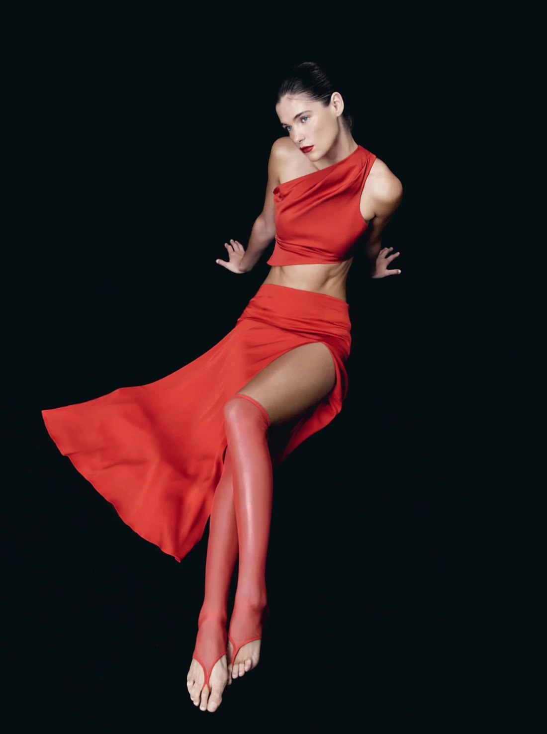 MIOGI LI — catalogue, red silk set on black